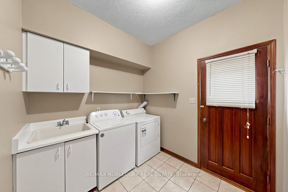 162 Venetian Crescent, Vaughan, ON L4L 5G3 18