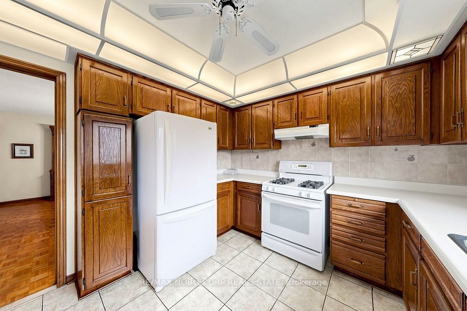 162 Venetian Crescent, Vaughan, ON L4L 5G3 14