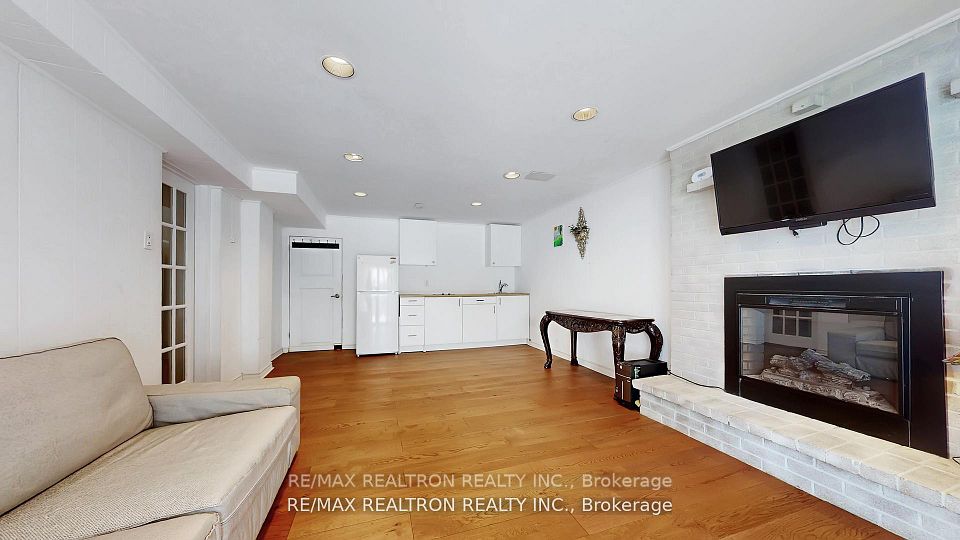 292 Essex Avenue, Richmond Hill, ON L4C 2C2 25