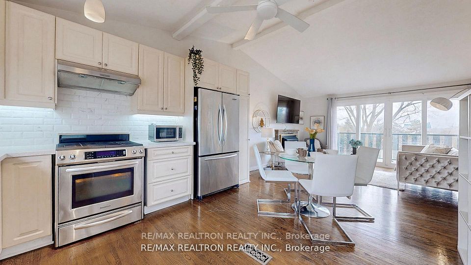 292 Essex Avenue, Richmond Hill, ON L4C 2C2 11