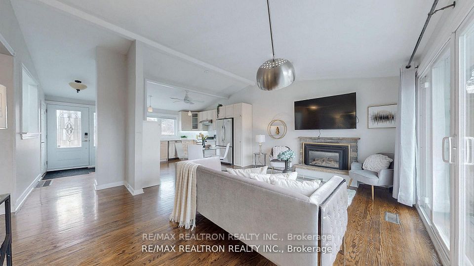 292 Essex Avenue, Richmond Hill, ON L4C 2C2 6