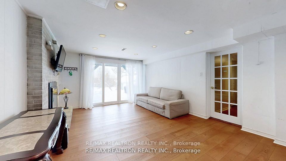 292 Essex Avenue, Richmond Hill, ON L4C 2C2 22