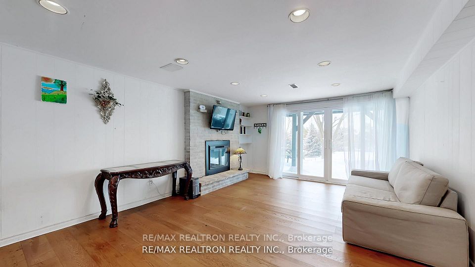 292 Essex Avenue, Richmond Hill, ON L4C 2C2 23