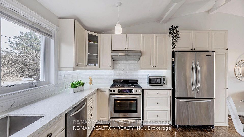 292 Essex Avenue, Richmond Hill, ON L4C 2C2 10