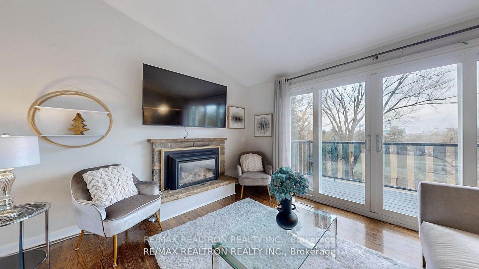 292 Essex Avenue, Richmond Hill, ON L4C 2C2 4