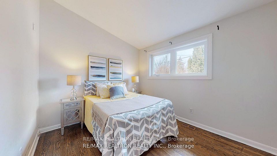 292 Essex Avenue, Richmond Hill, ON L4C 2C2 18