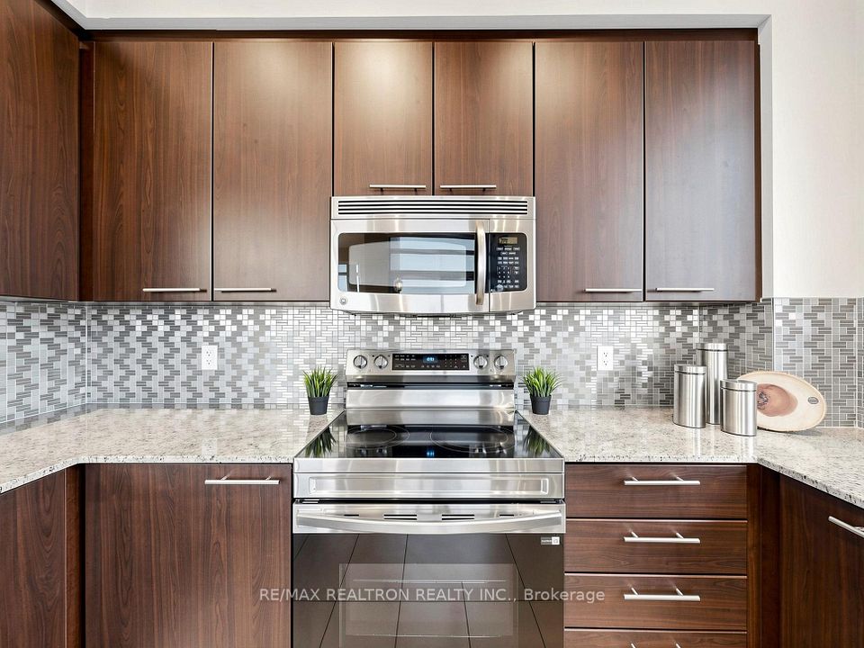 39 Galleria Parkway UPH3, Markham, ON L3T 0A6 19