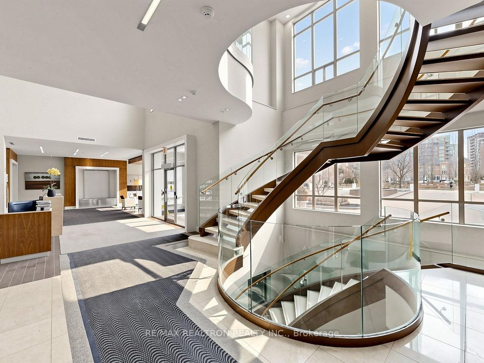 39 Galleria Parkway UPH3, Markham, ON L3T 0A6 2