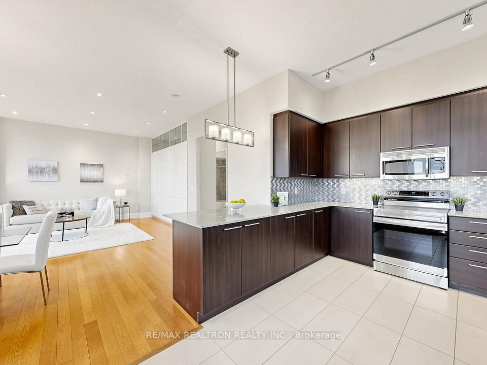 39 Galleria Parkway UPH3, Markham, ON L3T 0A6 18