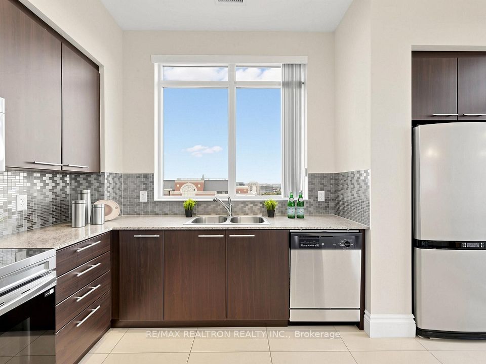 39 Galleria Parkway UPH3, Markham, ON L3T 0A6 21