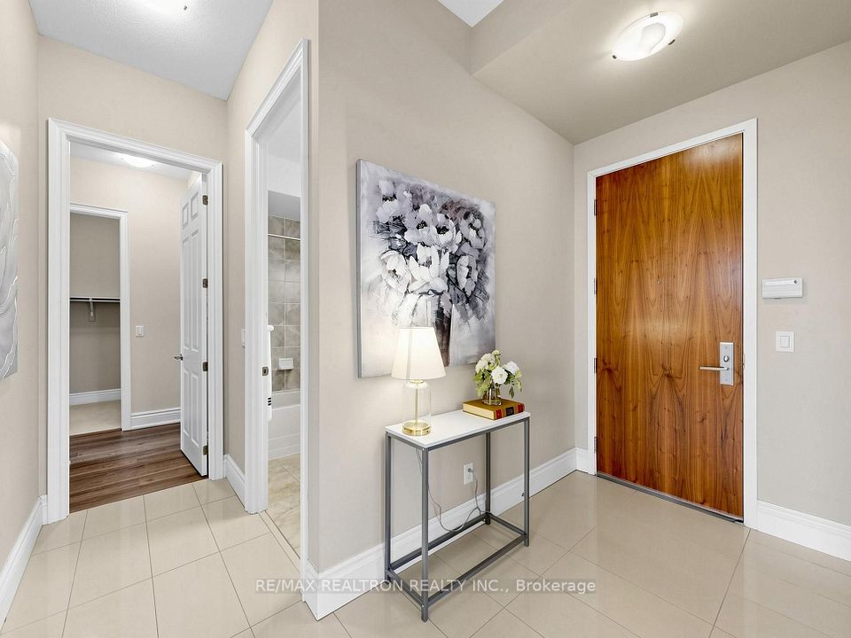 39 Galleria Parkway UPH3, Markham, ON L3T 0A6 8