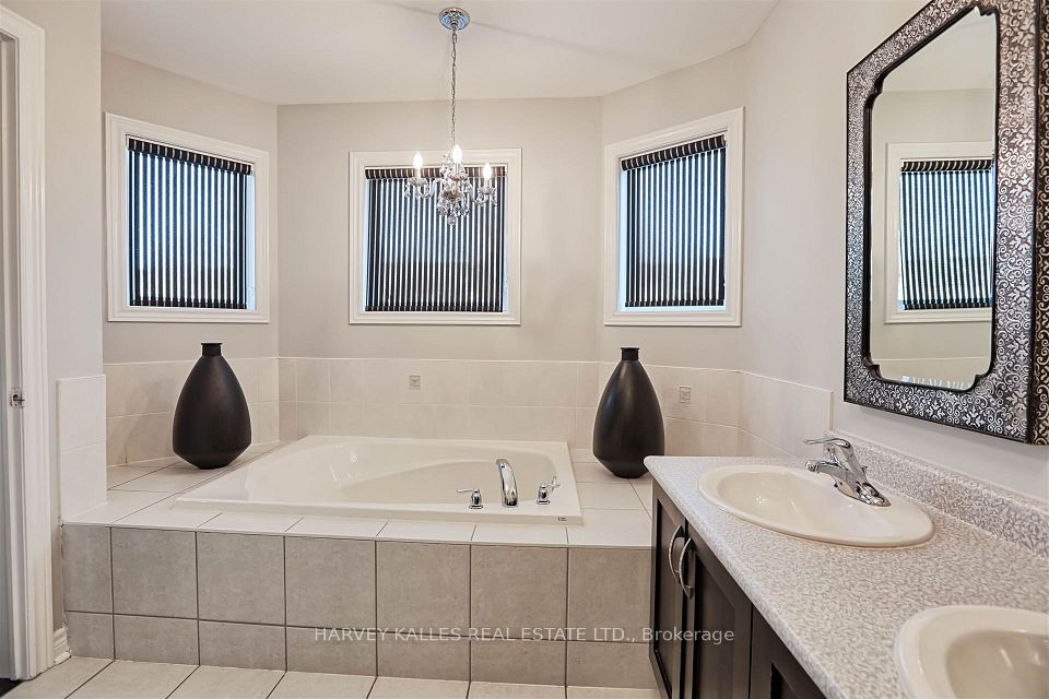 36 Canyon Gate Crescent, Vaughan, ON L6A 0C2 23