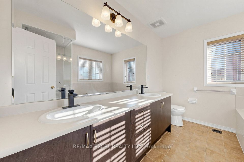 43 Eastern Skies Way, Markham, ON L6E 0N8 24