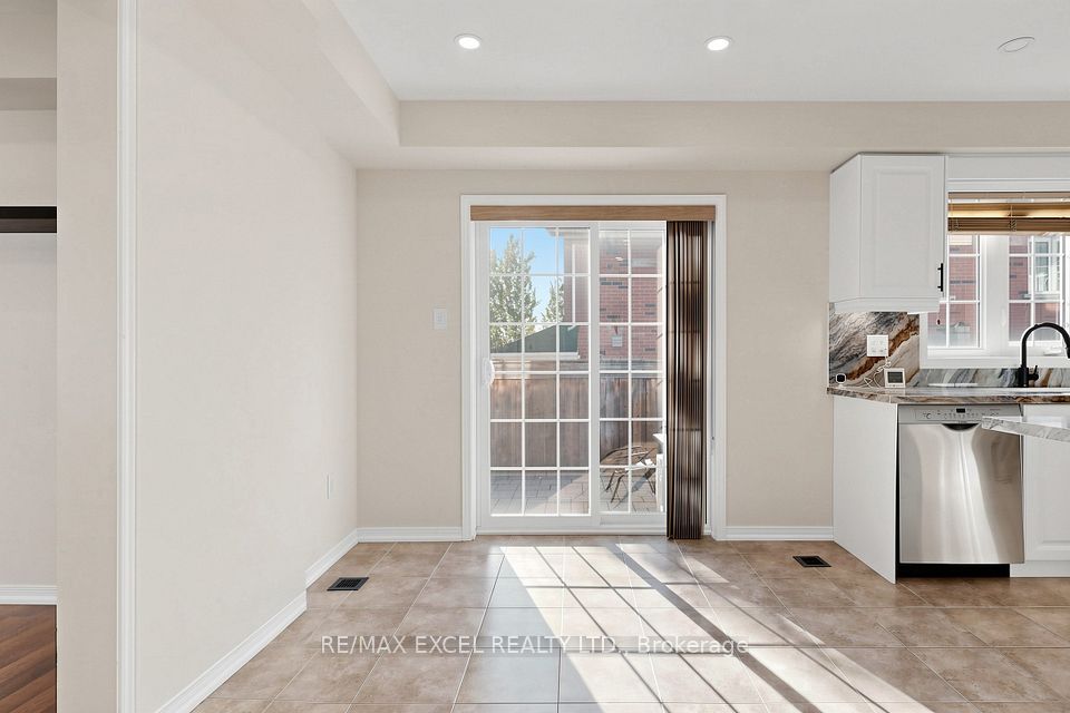 43 Eastern Skies Way, Markham, ON L6E 0N8 16