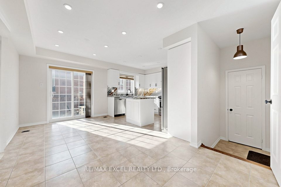43 Eastern Skies Way, Markham, ON L6E 0N8 15