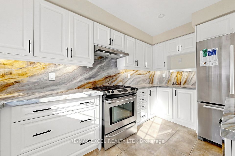 43 Eastern Skies Way, Markham, ON L6E 0N8 11