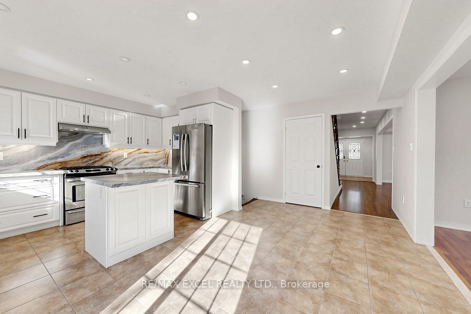 43 Eastern Skies Way, Markham, ON L6E 0N8 14