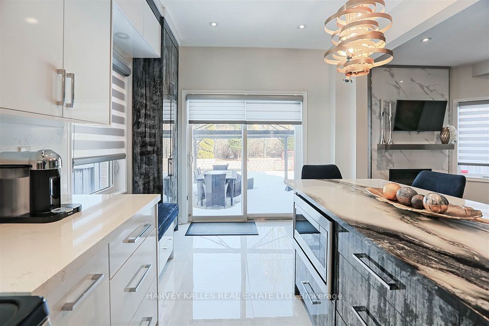 36 Canyon Gate Crescent, Vaughan, ON L6A 0C2 13