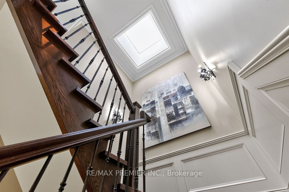 243 Rumble Avenue, Richmond Hill, ON L4C 4G5 12