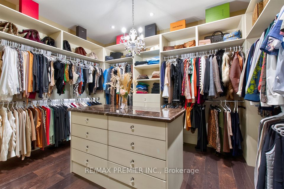 243 Rumble Avenue, Richmond Hill, ON L4C 4G5 14