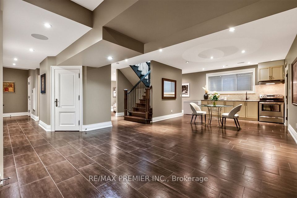 243 Rumble Avenue, Richmond Hill, ON L4C 4G5 21