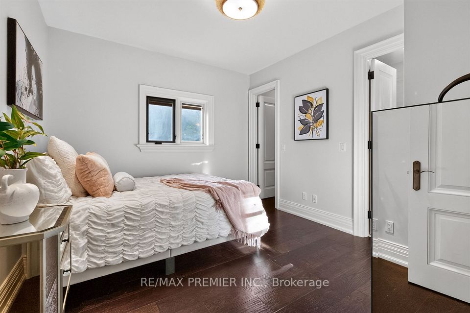 243 Rumble Avenue, Richmond Hill, ON L4C 4G5 19