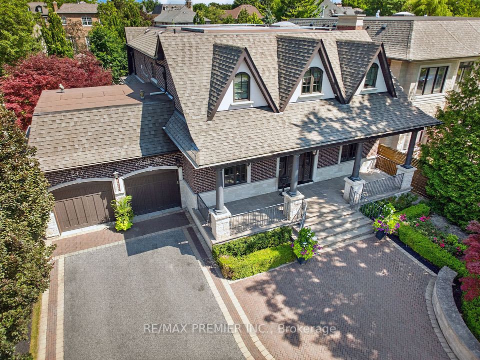 243 Rumble Avenue, Richmond Hill, ON L4C 4G5 2