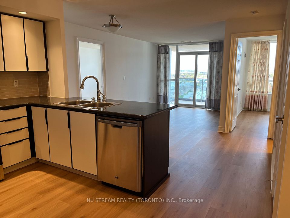 23 Cox Boulevard 1651, Markham, ON L3R 7Z9 3