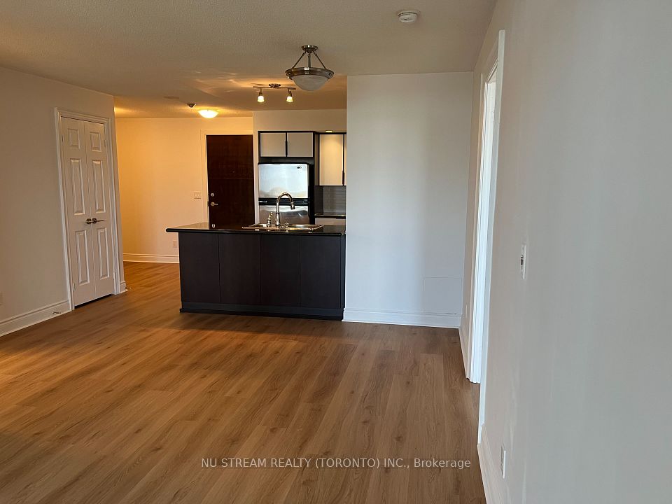 23 Cox Boulevard 1651, Markham, ON L3R 7Z9 7