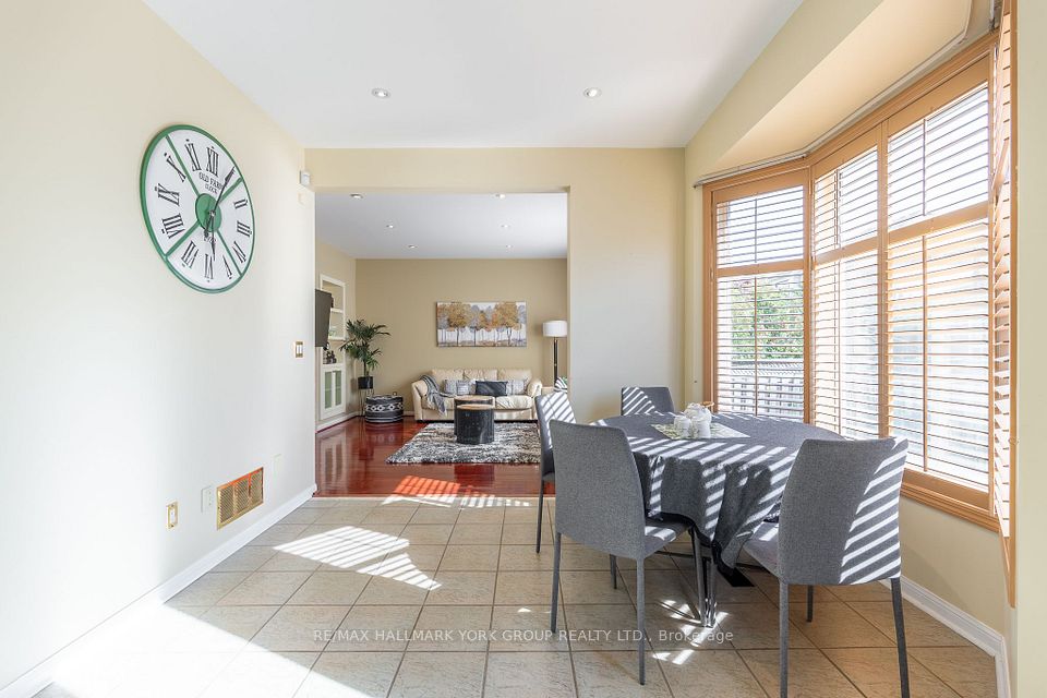 75 Winston Castle Drive, Markham, ON L6C 2B5 11