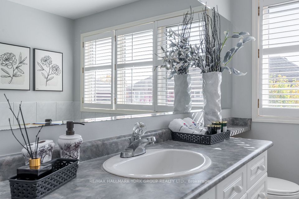 75 Winston Castle Drive, Markham, ON L6C 2B5 25