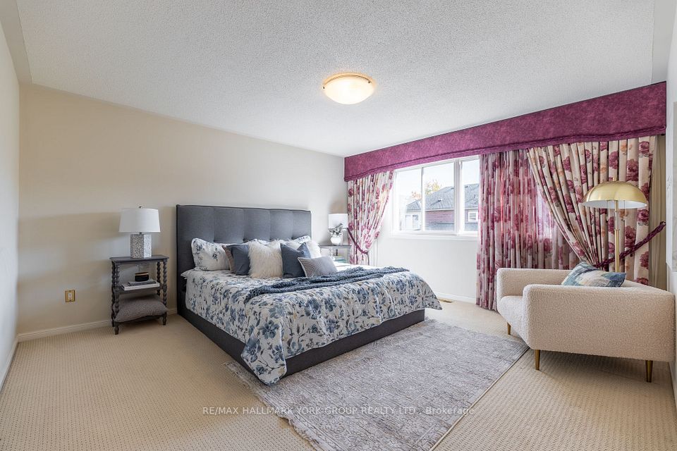 75 Winston Castle Drive, Markham, ON L6C 2B5 21