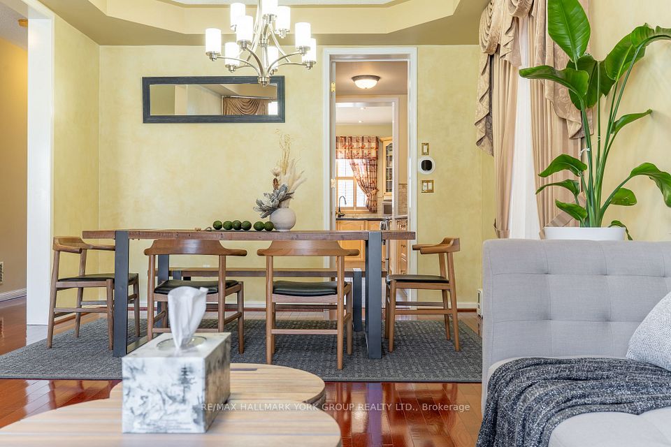 75 Winston Castle Drive, Markham, ON L6C 2B5 19