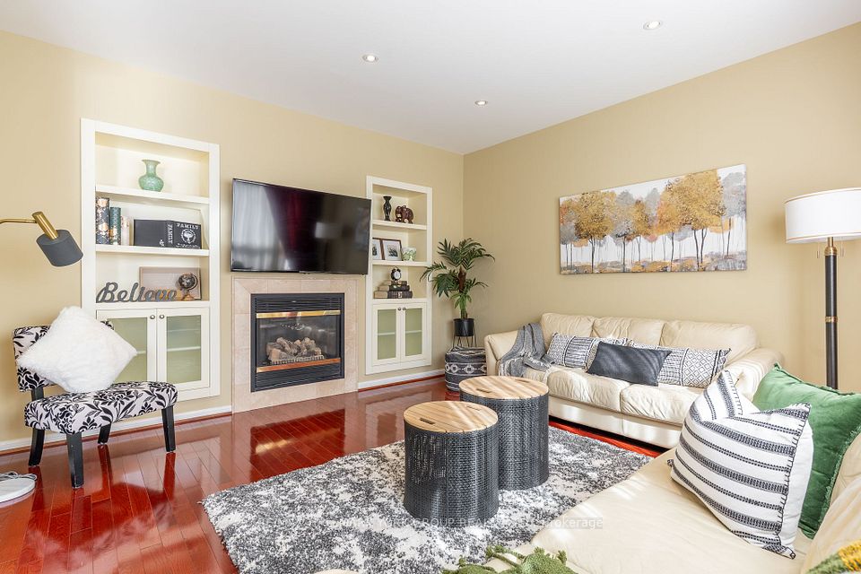 75 Winston Castle Drive, Markham, ON L6C 2B5 13