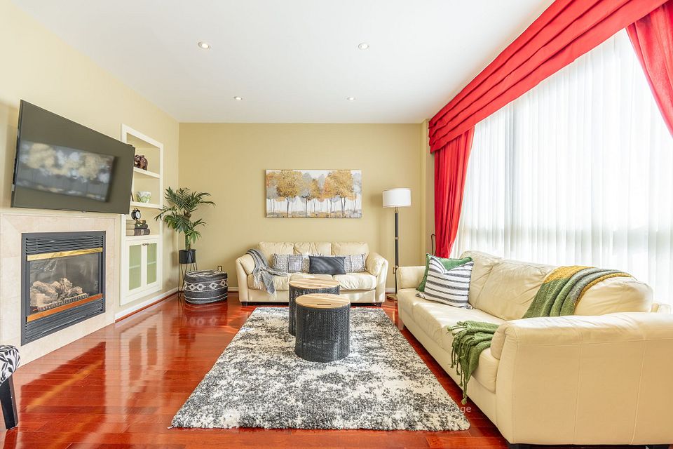 75 Winston Castle Drive, Markham, ON L6C 2B5 12