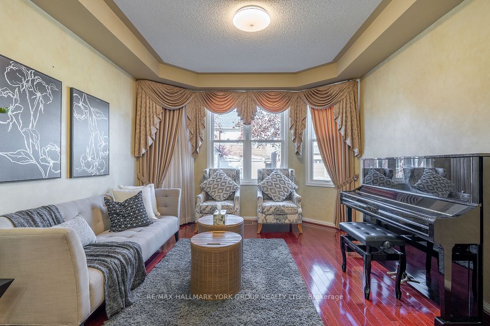 75 Winston Castle Drive, Markham, ON L6C 2B5 4