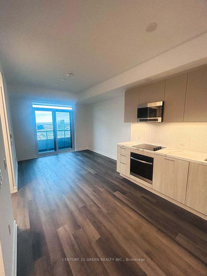 5 Meadowdale Road 1609, Vaughan, ON L4K 0C7 6