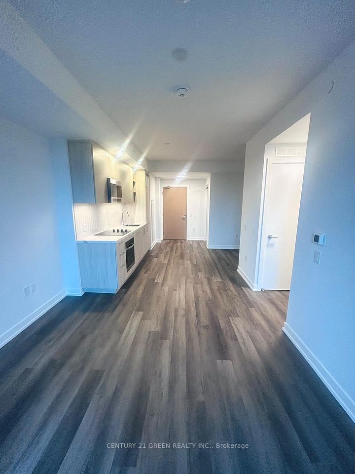 5 Meadowdale Road 1609, Vaughan, ON L4K 0C7 2
