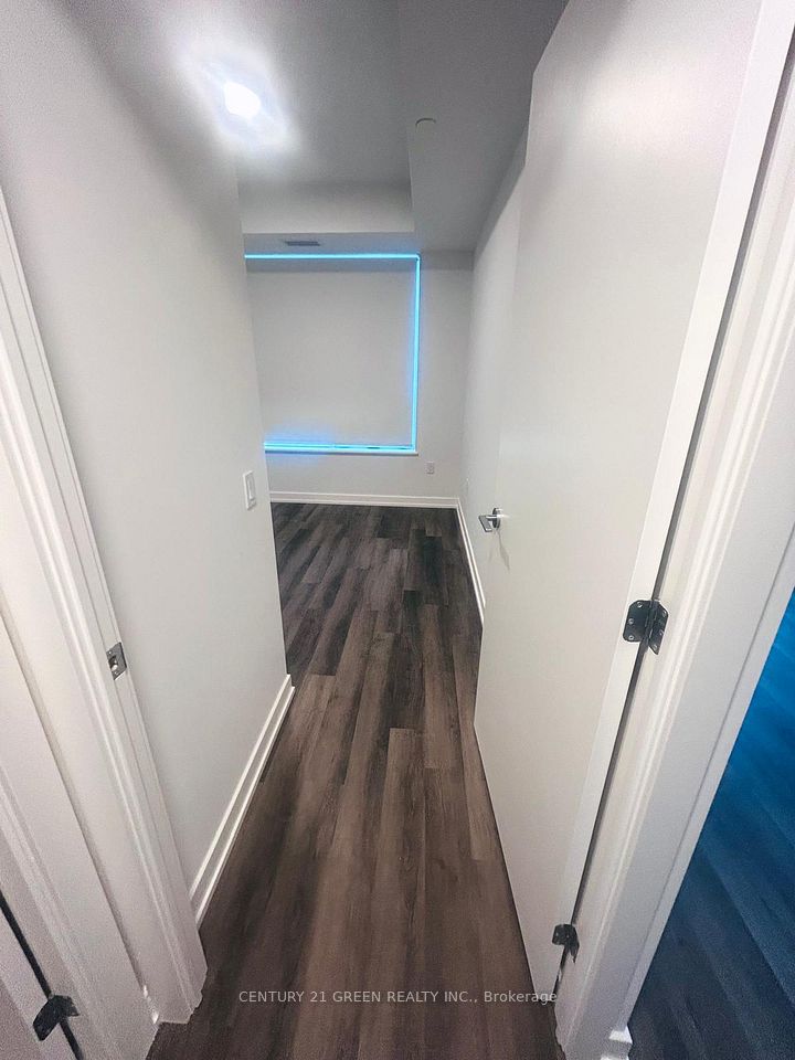 5 Meadowdale Road 1609, Vaughan, ON L4K 0C7 12