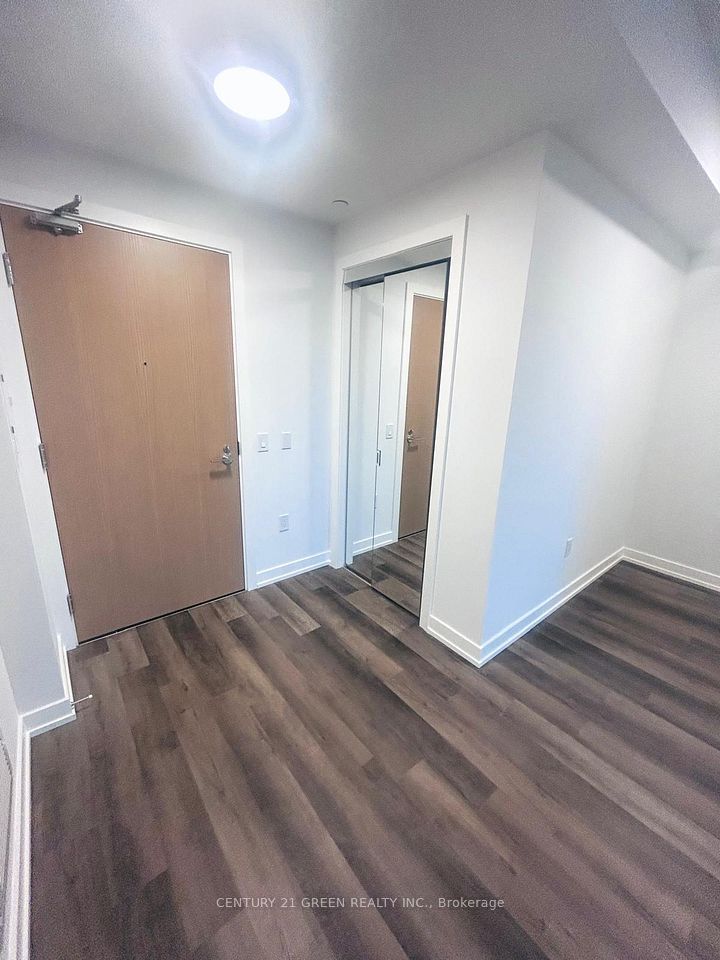 5 Meadowdale Road 1609, Vaughan, ON L4K 0C7 5