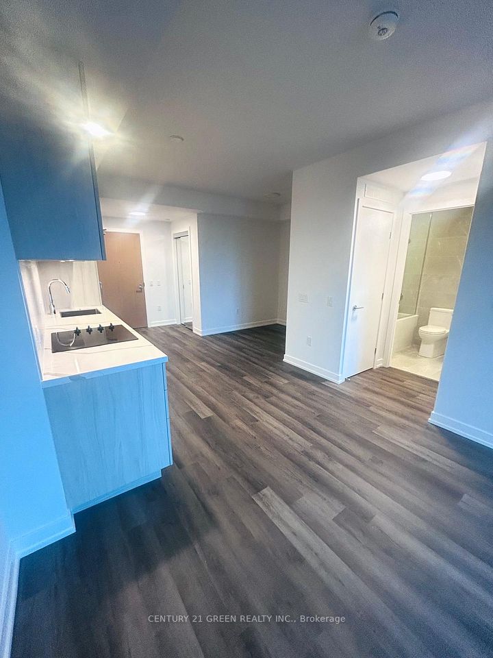 5 Meadowdale Road 1609, Vaughan, ON L4K 0C7 3
