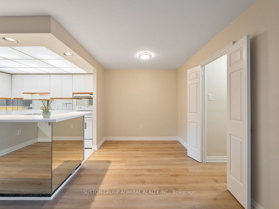 16 Elgin Street 316, Markham, ON L3T 4T4 14