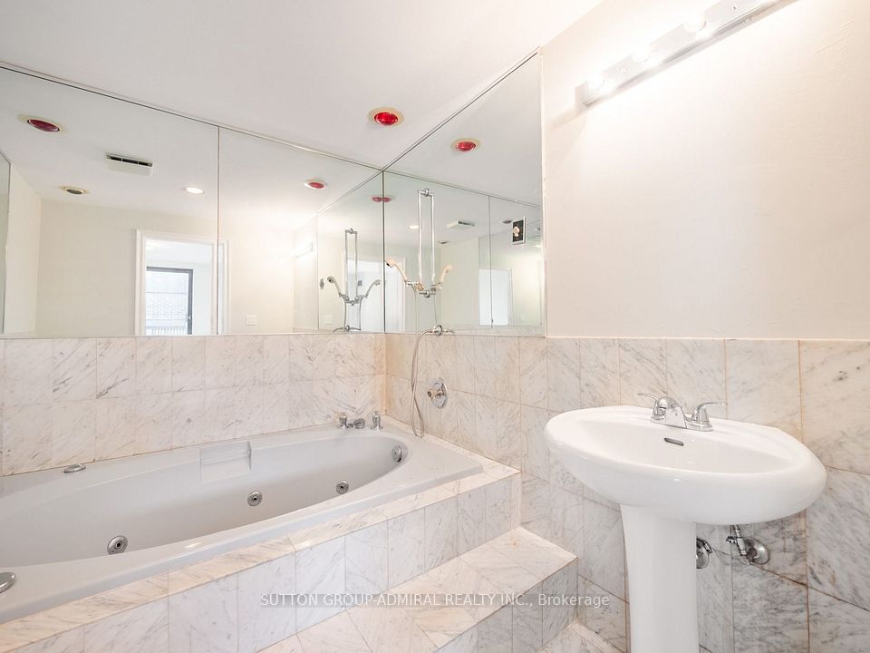 16 Elgin Street 316, Markham, ON L3T 4T4 25