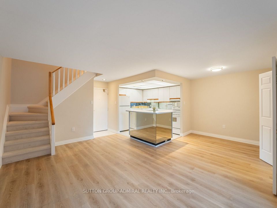 16 Elgin Street 316, Markham, ON L3T 4T4 8