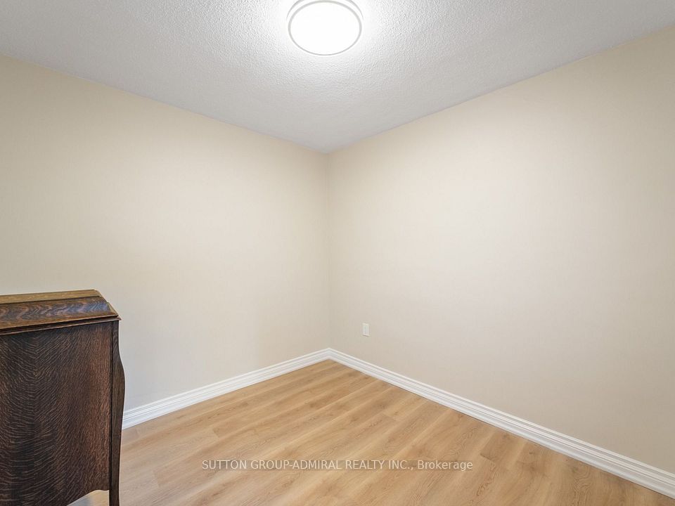 16 Elgin Street 316, Markham, ON L3T 4T4 17