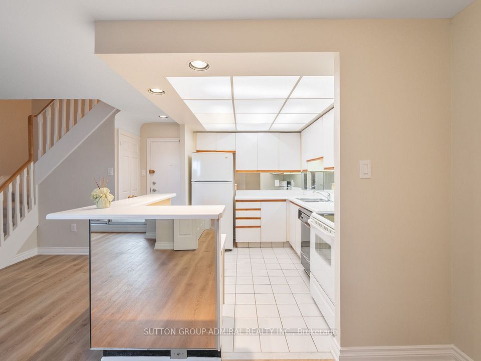 16 Elgin Street 316, Markham, ON L3T 4T4 10