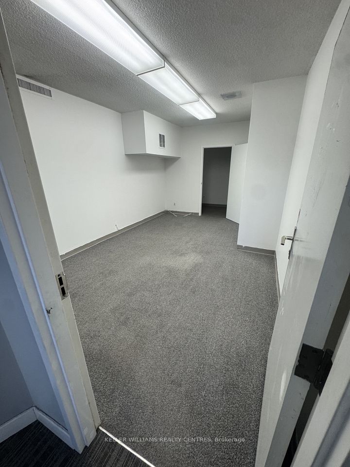 5871 Highway 7 Road E 201, Markham, ON L3P 1A3 5