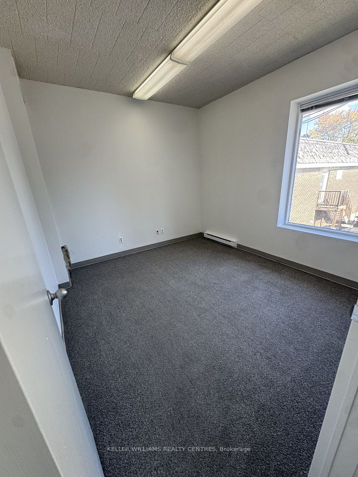 5871 Highway 7 Road E 201, Markham, ON L3P 1A3 3