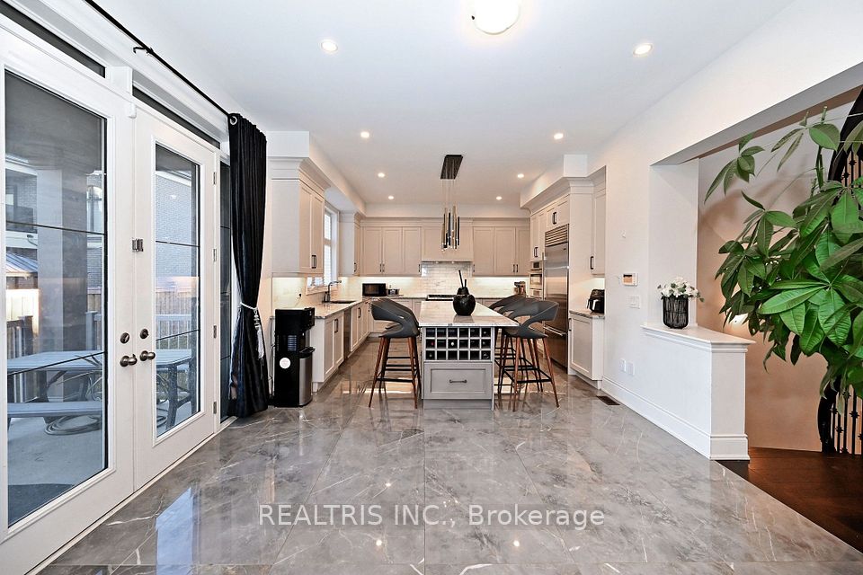 51 Pellegrini Drive, Vaughan, ON L4H 4N3 11