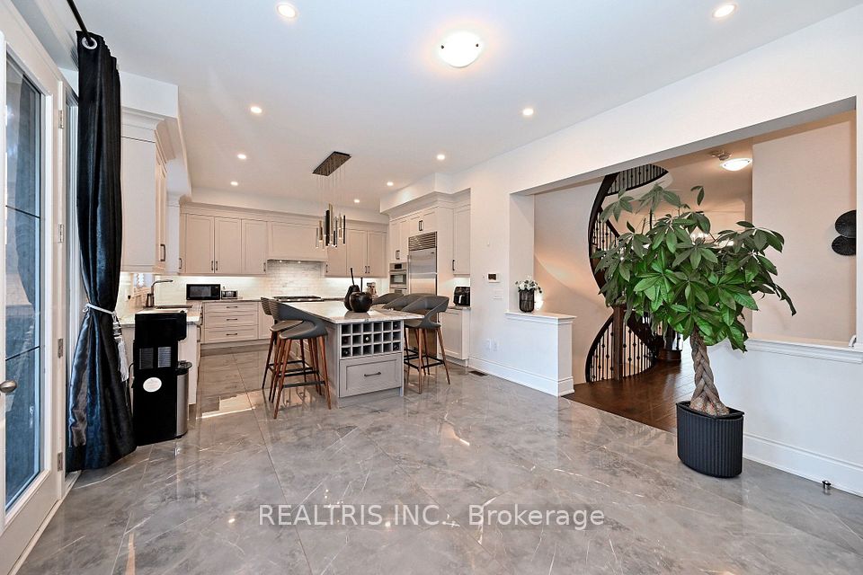 51 Pellegrini Drive, Vaughan, ON L4H 4N3 10